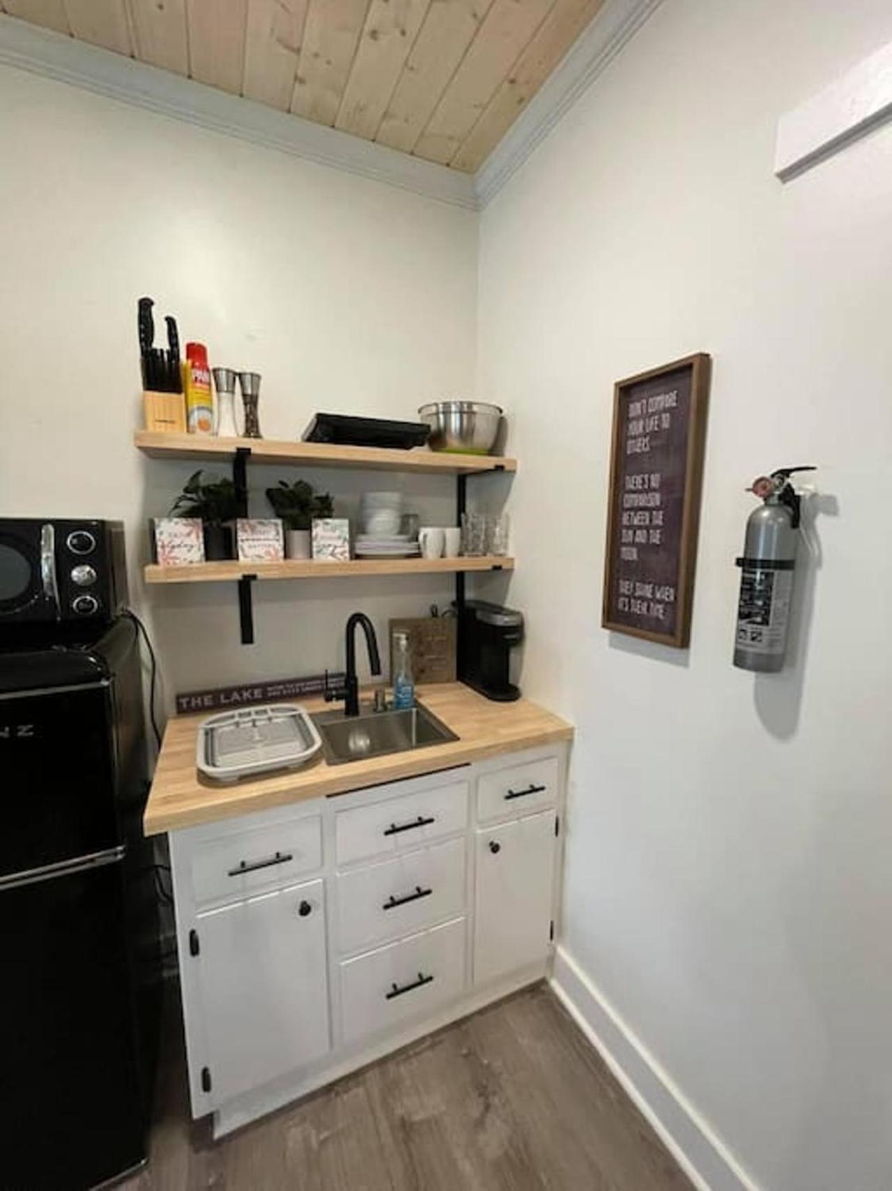 Beautifully Renovated Studio 2 Miles From Marina! Winchester Εξωτερικό φωτογραφία